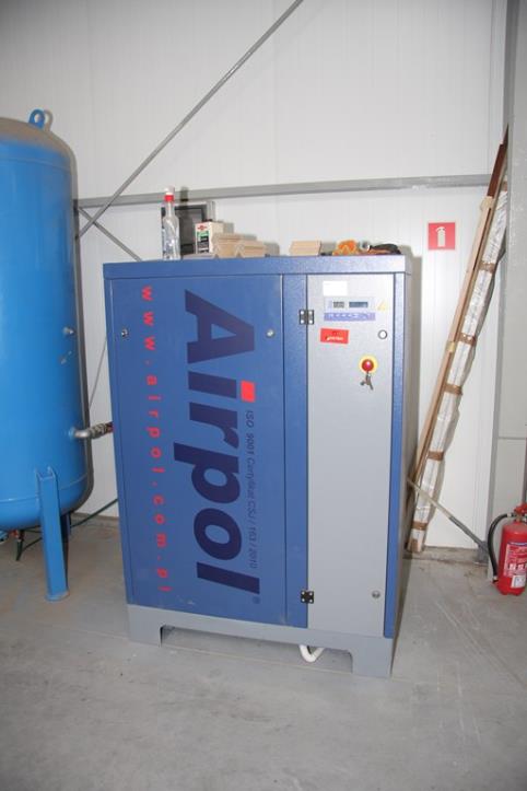 Used AIRPOL 18 Screw compressor for Sale (Auction Premium) | NetBid Industrial Auctions